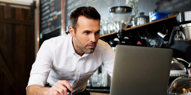 How to Change Careers and Become a Restaurant Manager
