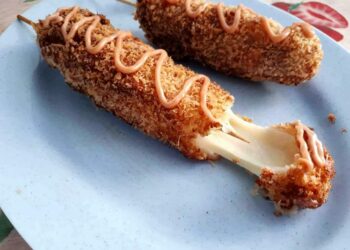 Exploring the Delicious World of Korean Corn Dogs: A Must-Try Snack!