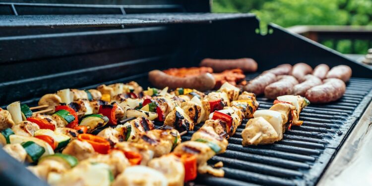 Bobby Flay and Michael Symon share their pinnacle grilling recommendations