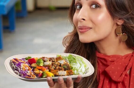 From paratha to fruit juices: Actresses screen what they devour for breakfast!