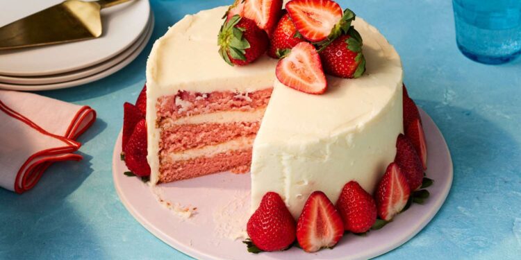 My Husband Bought A $4.50 Cake For Our Son’s Party, He’s Being Celebrated Like A God